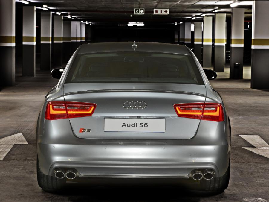  Audi S6 Sedan (4G, C7) 2012 года  (ZA) (фото 3 из 9)